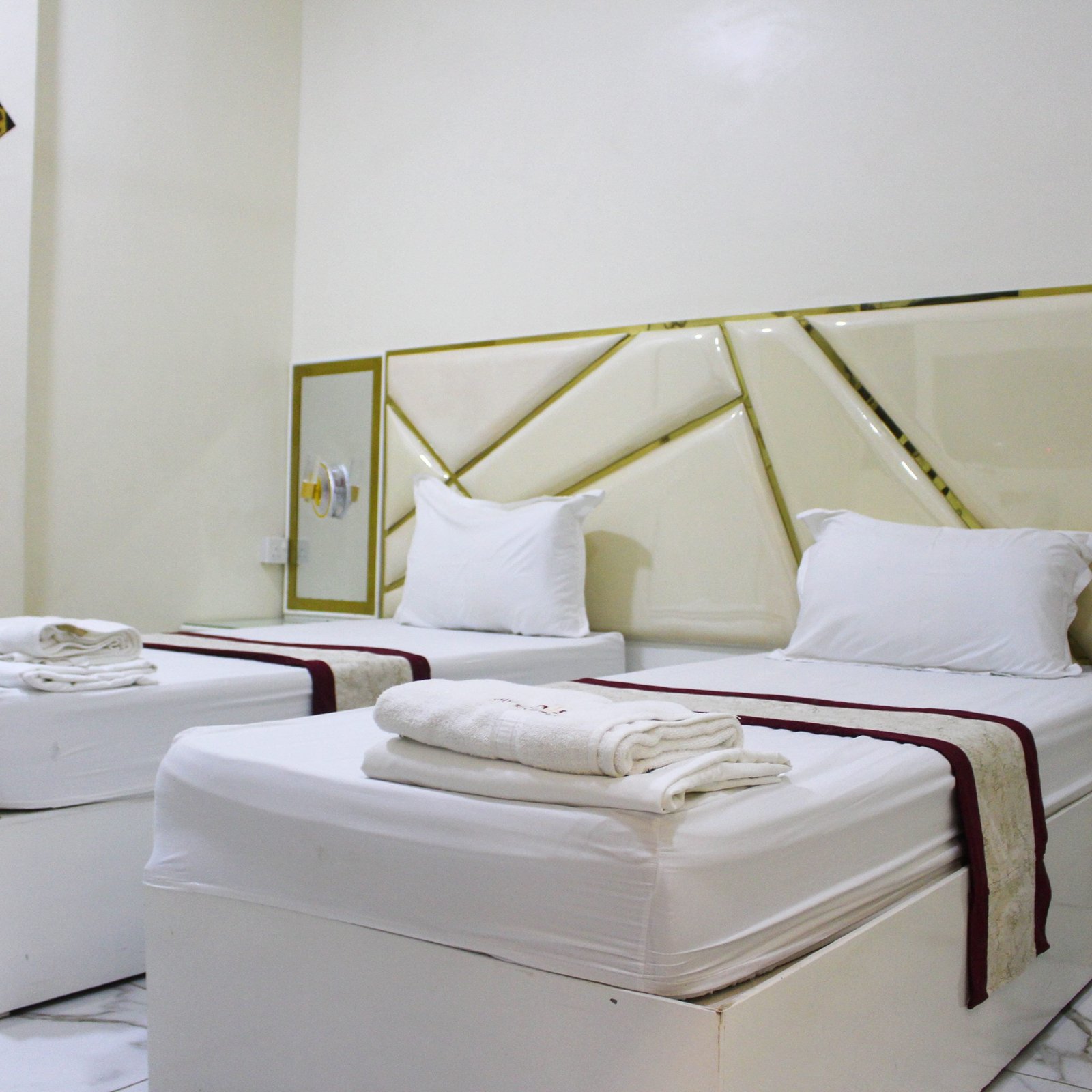 غرفة 2 سرير فندق سيتي ستار عدن