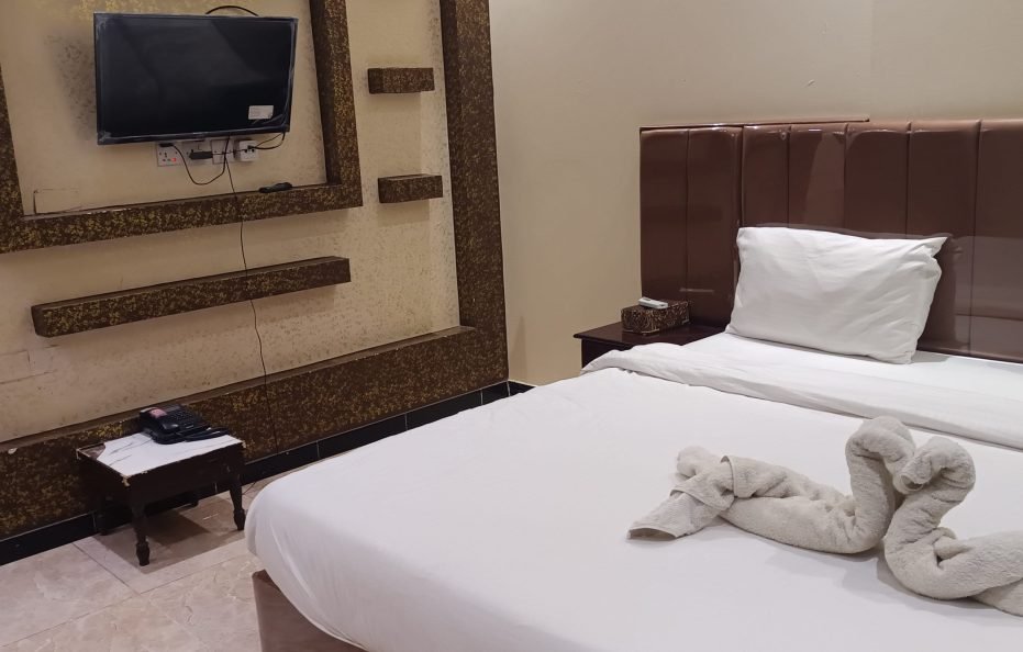 فندق ناينتي هوتيل