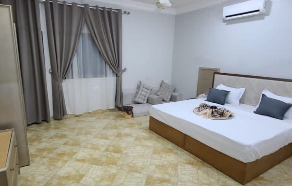 فندق الصرح الذهبي