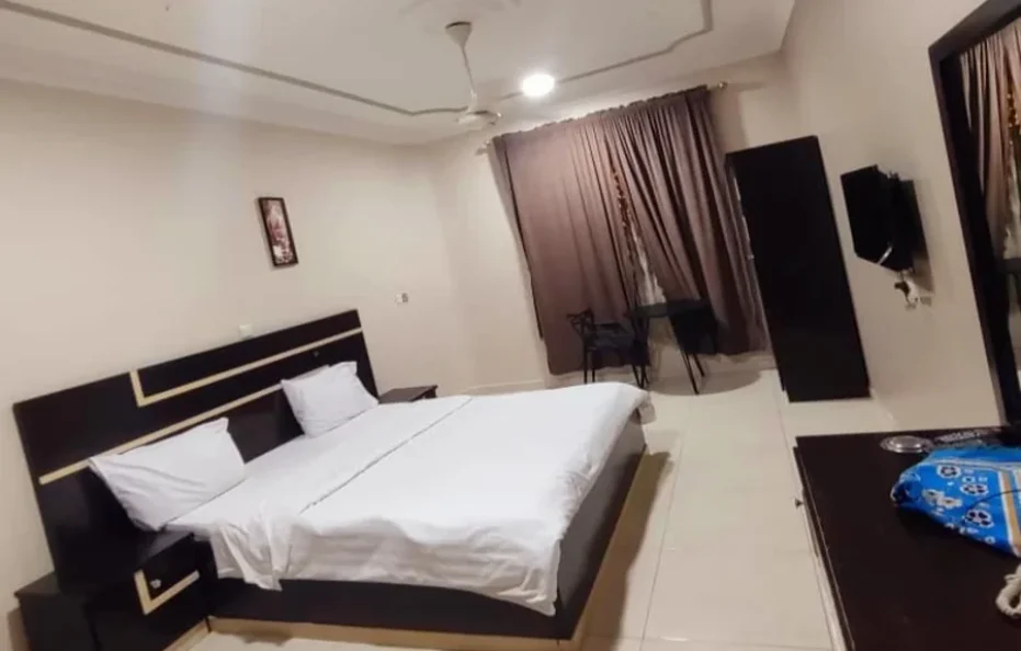 فندق الحسين رويال