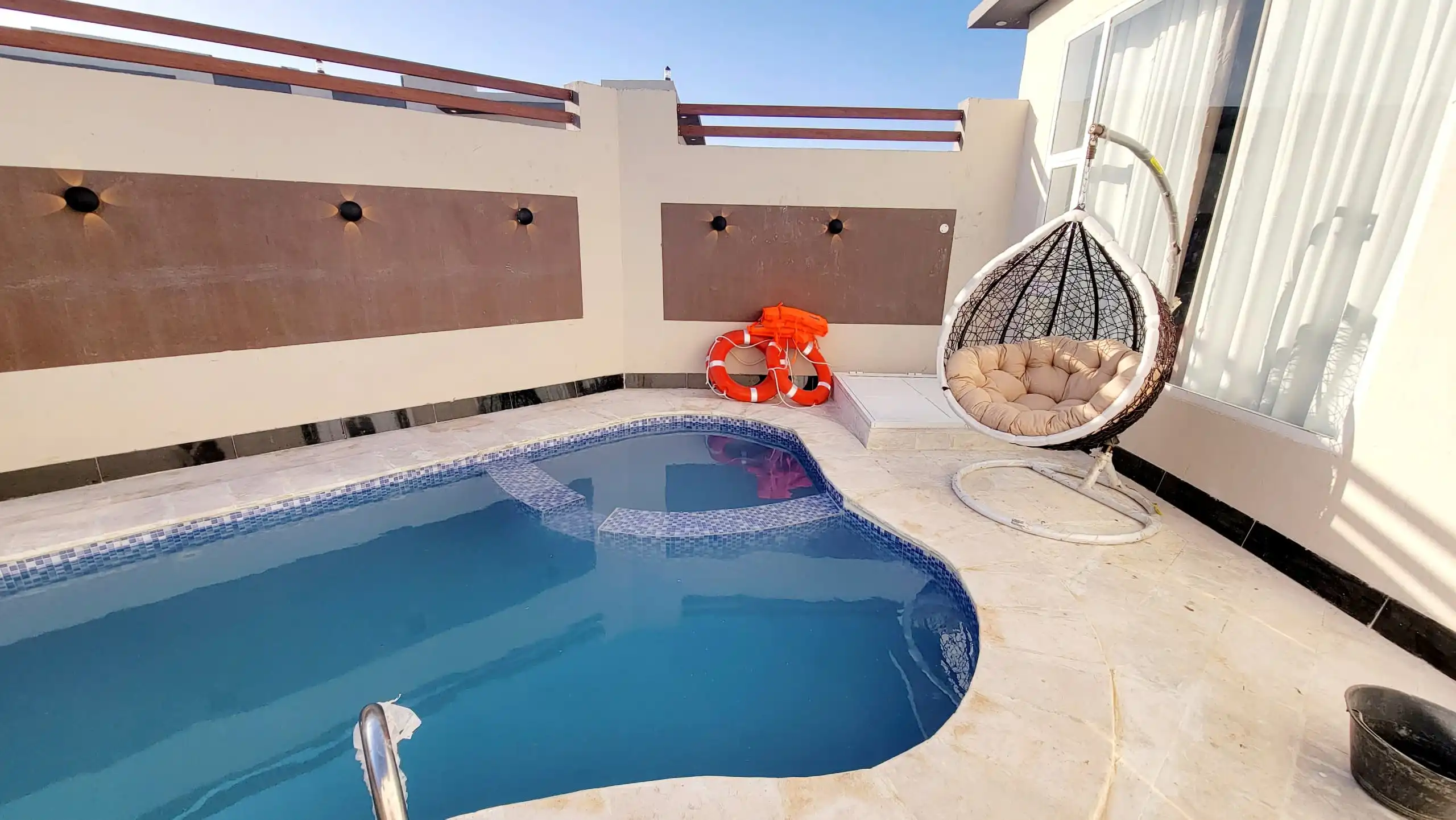 شاليه غرفتين ومسبح