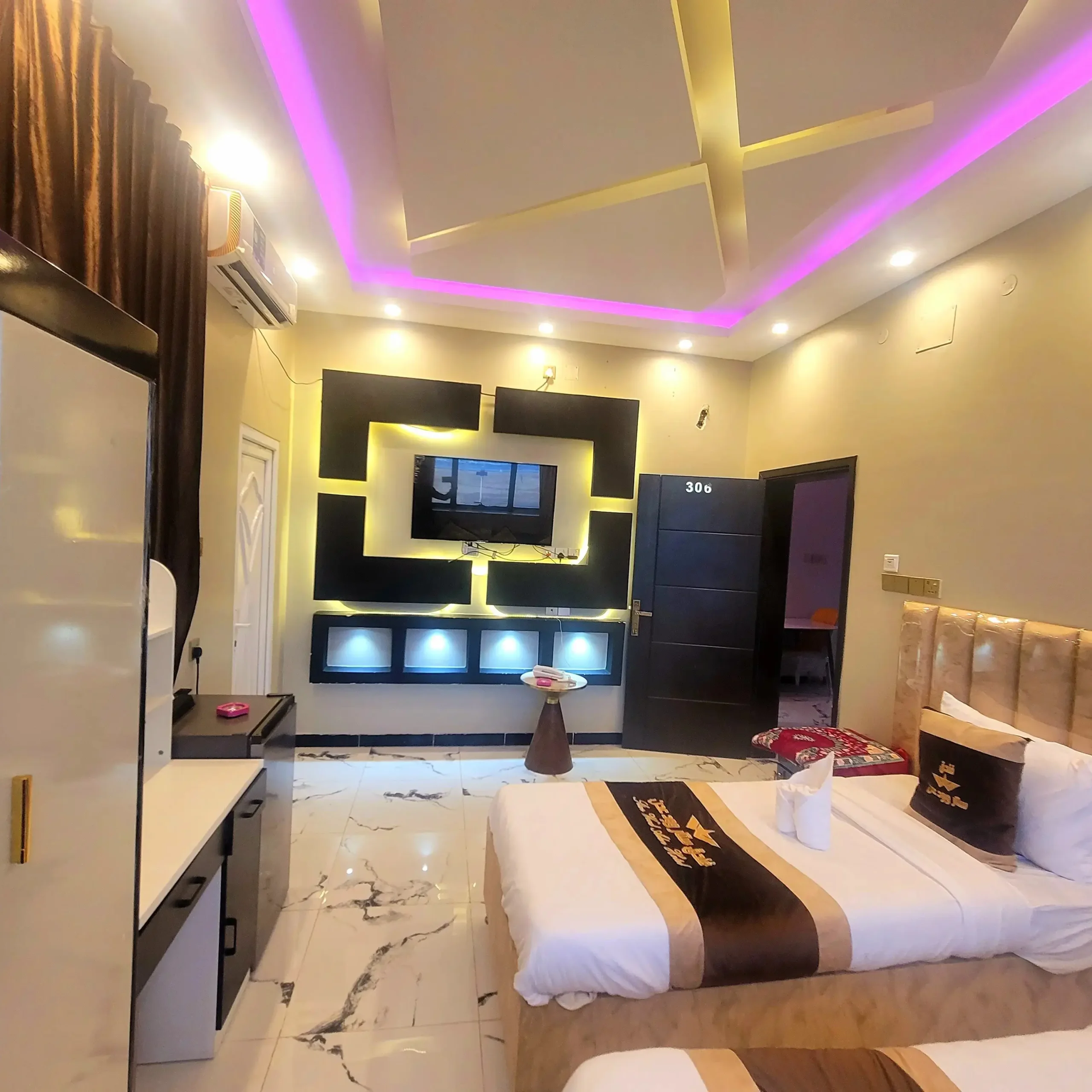 غرفة سريرين